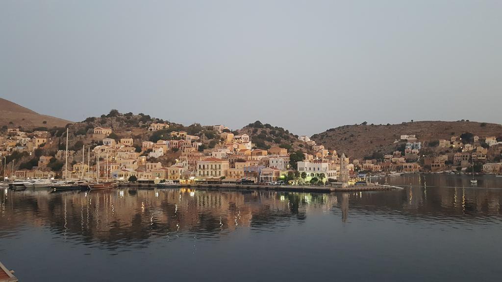 Gasthaus Pitini Symi Exterior foto